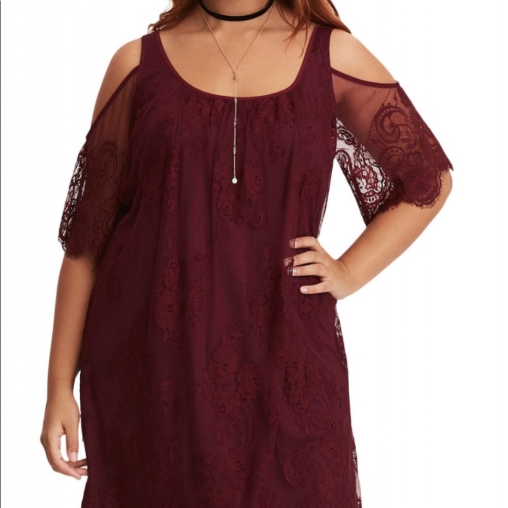 💄Burgundy Lace Cold Shoulder Dress - Picture 2 of 6